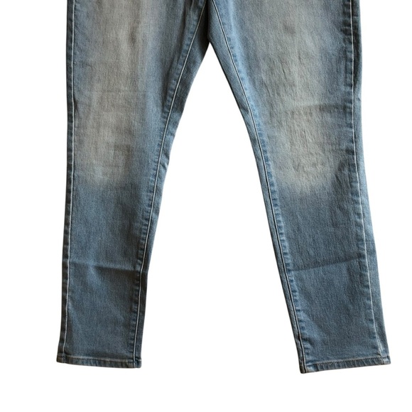 NWT Levi’s 711 Skinny Jeans Size 34 Eternal Indigo Light Wash NEW - Picture 6 of 15